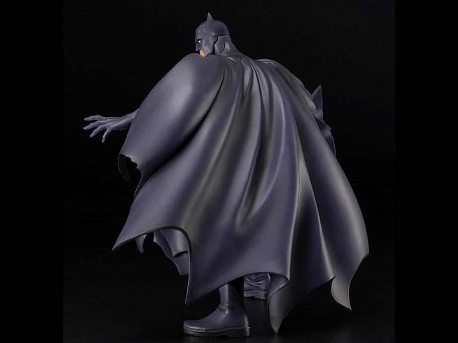 Kotobukiya 1/6 DC Batman: Hush Batman ArtFx+ Statue - Image 4
