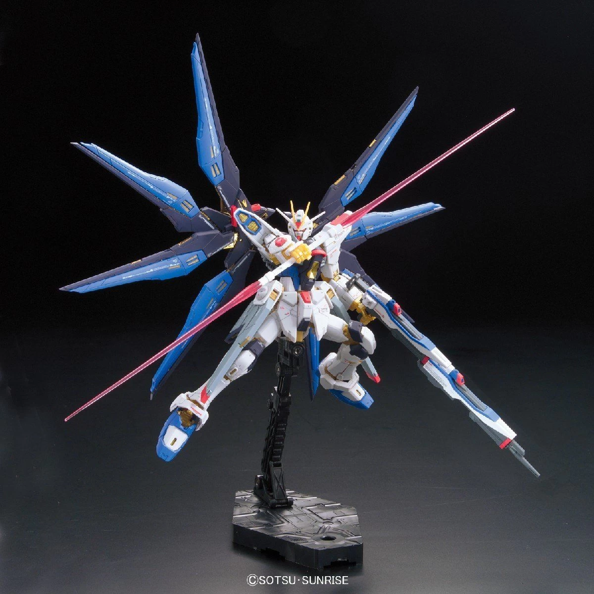 Bandai Gundam 1/144 RG #14 Seed Destiny ZGMF-X20A Strike Freedom Gundam Model Kit - Image 5