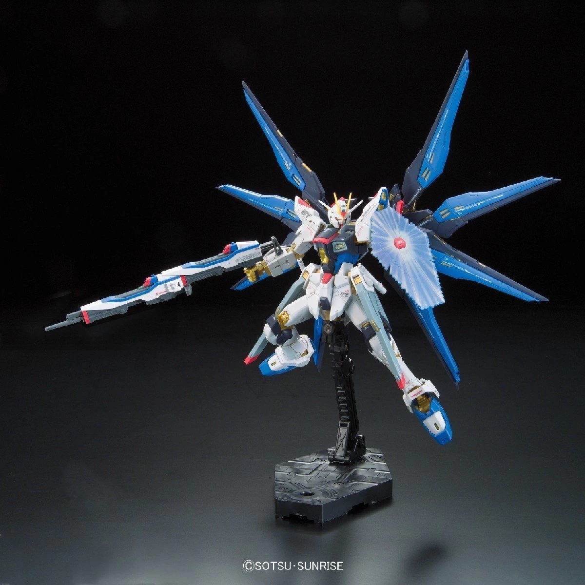 Bandai Gundam 1/144 RG #14 Seed Destiny ZGMF-X20A Strike Freedom Gundam Model Kit - Image 7